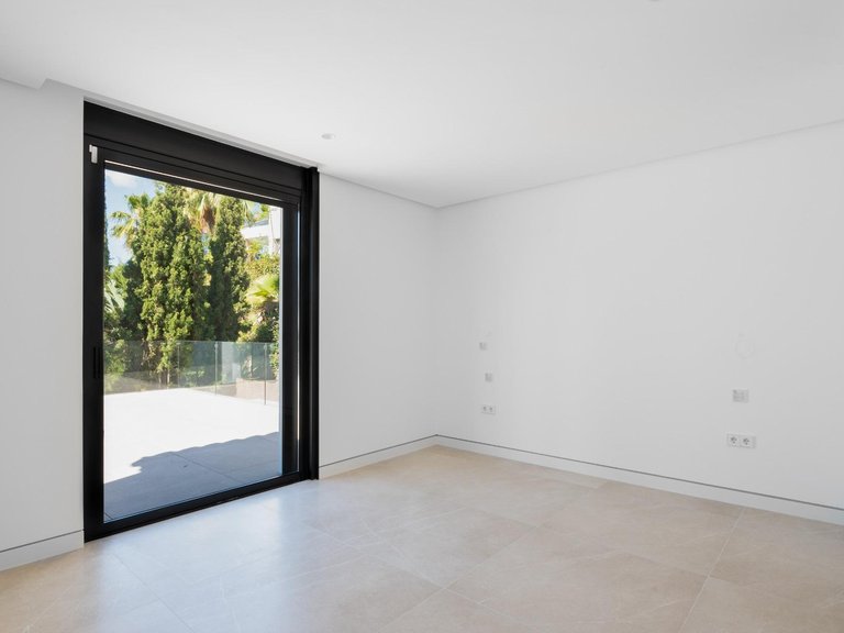 Apartment for Sale in Benahavis, Malaga 82