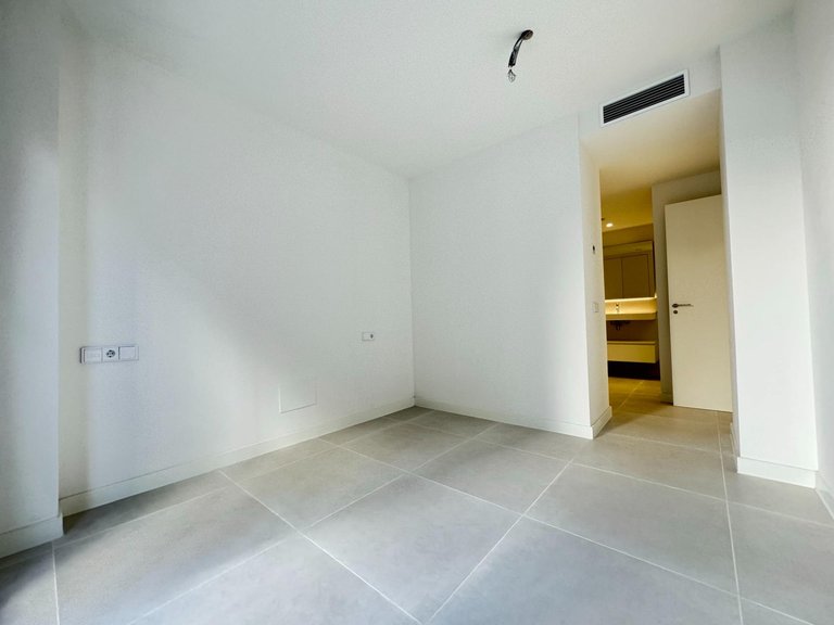 Apartment for Sale in Fuengirola, Malaga 16