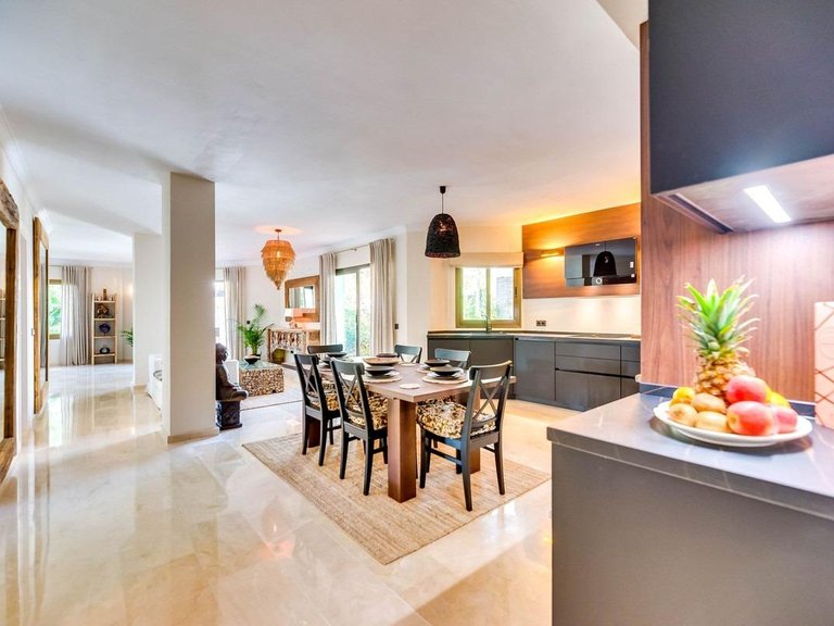 Apartment for Sale in Marbella, Malaga 12