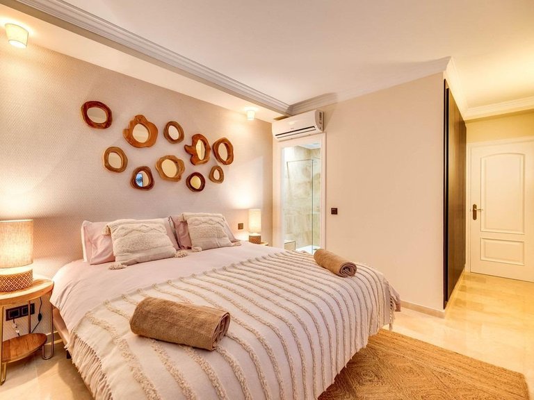 Apartment for Sale in Marbella, Malaga 35