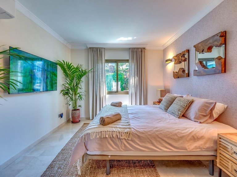 Apartment for Sale in Marbella, Malaga 39