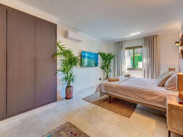 Apartment for Sale in Marbella, Malaga 40