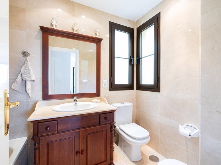 Apartment for Sale in Benahavis, Malaga 21