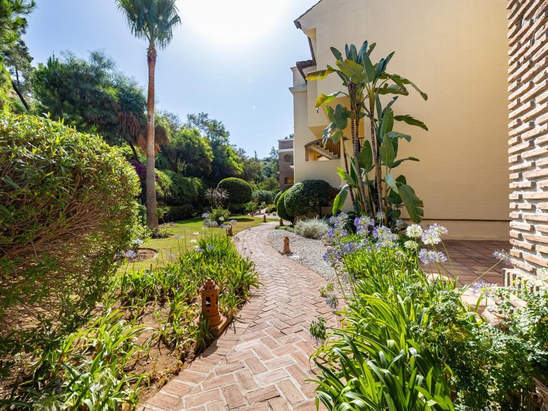 Apartment for Sale in Benahavis, Malaga 34