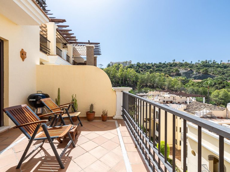 Apartment for Sale in Benahavis, Malaga 8
