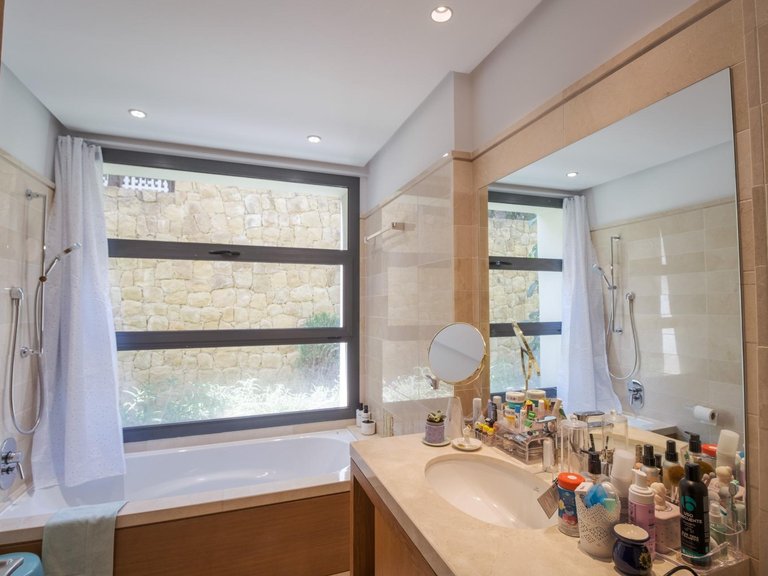 Apartment for Sale in Marbella, Malaga 16