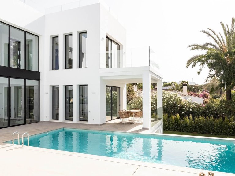 Villa for Sale in Marbella, Malaga 1
