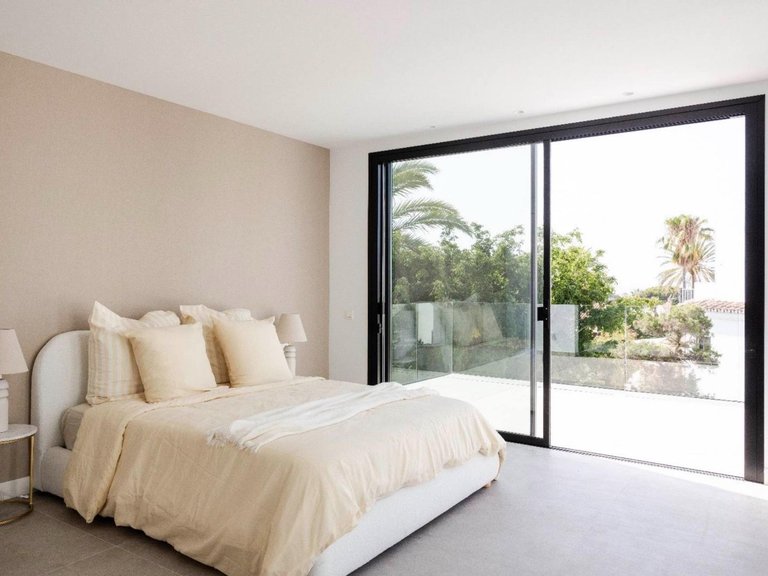 Villa for Sale in Marbella, Malaga 25