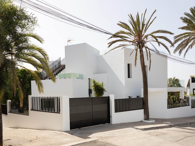 Villa for Sale in Marbella, Malaga 3