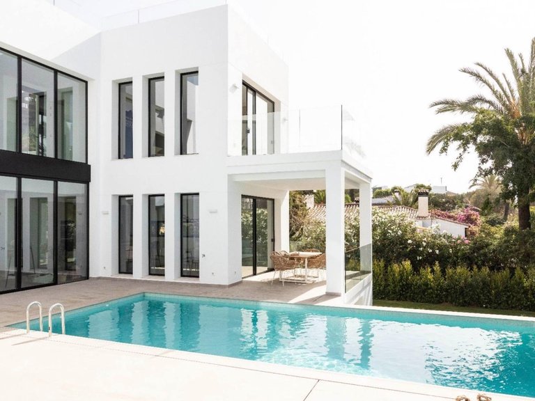 Villa for Sale in Marbella, Malaga 36