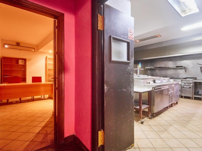 Apartment for Sale in Marbella, Malaga 32