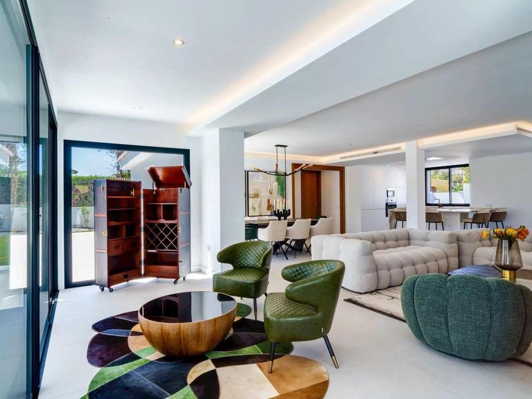 Villa for Sale in Elviria, Malaga 17