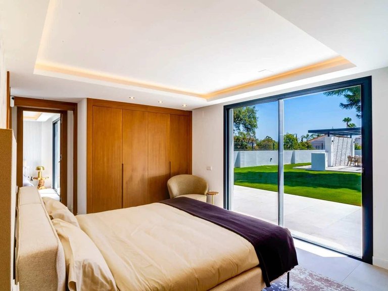 Villa for Sale in Elviria, Malaga 18