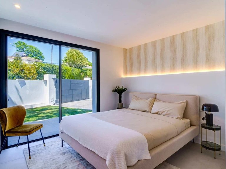 Villa for Sale in Elviria, Malaga 20