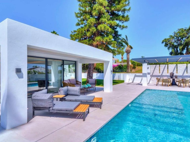 Villa for Sale in Elviria, Malaga 7