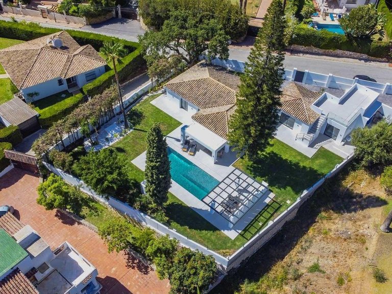 Villa for Sale in Elviria, Malaga 8