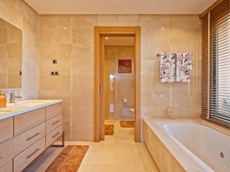 Apartment for Sale in Marbella, Malaga 16