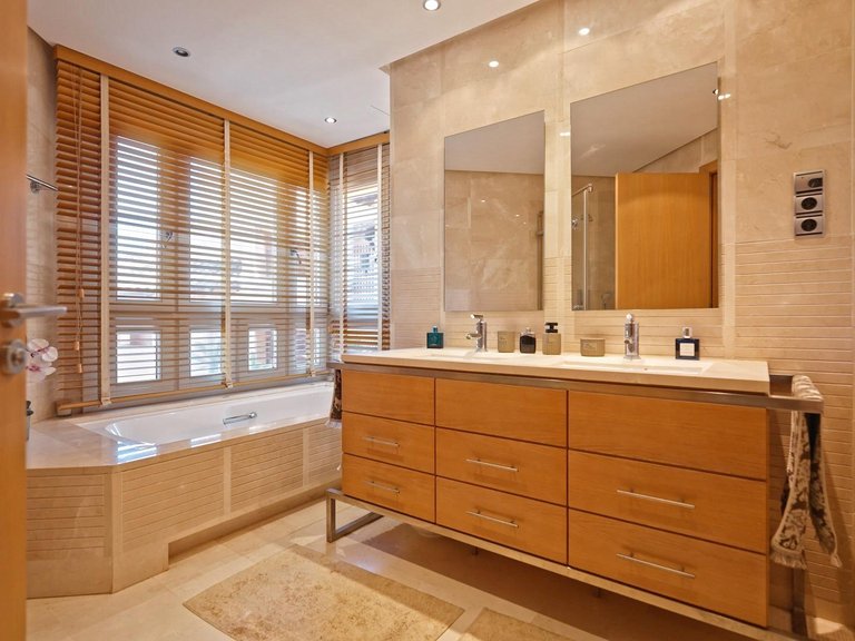 Apartment for Sale in Marbella, Malaga 24