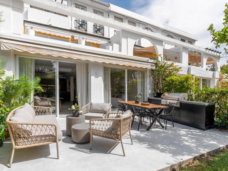 Apartment for Sale in Benahavis, Malaga 1