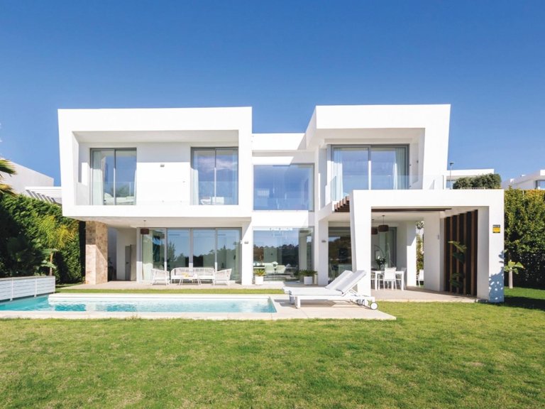 Villa for Sale in Marbella, Malaga 1