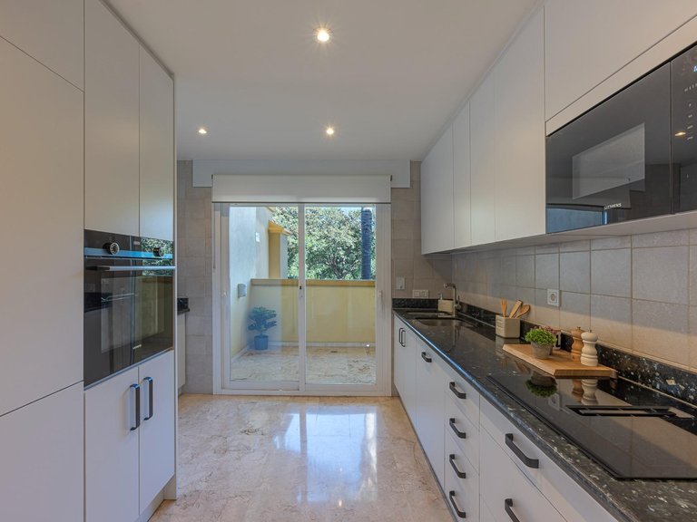 Apartment for Sale in Marbella, Malaga 11