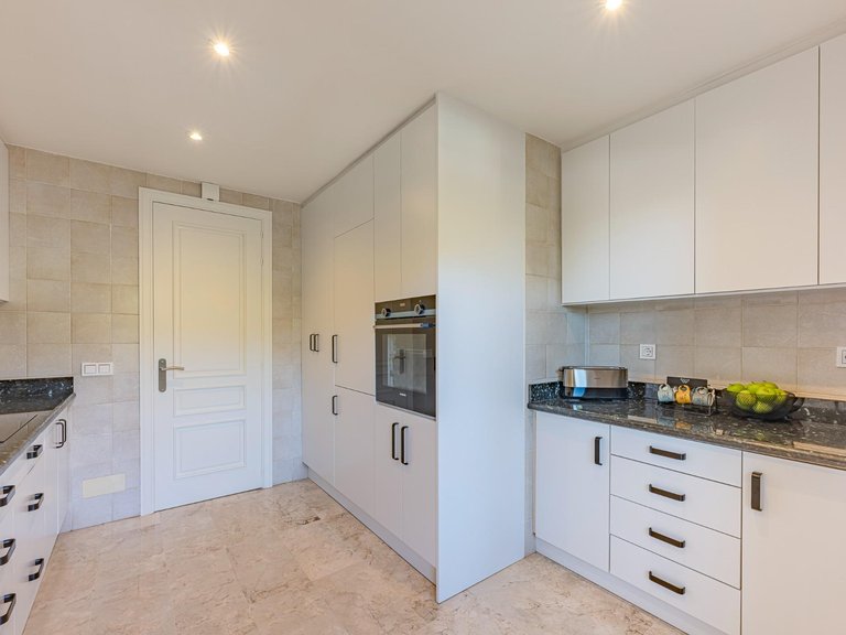 Apartment for Sale in Marbella, Malaga 12