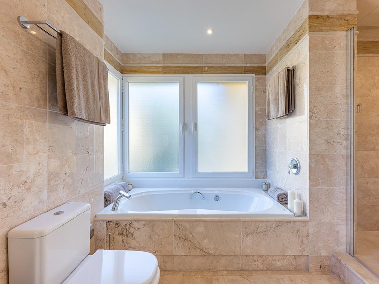 Apartment for Sale in Marbella, Malaga 15