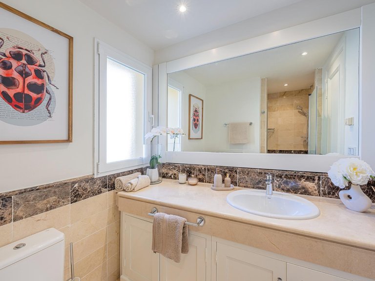 Apartment for Sale in Marbella, Malaga 38