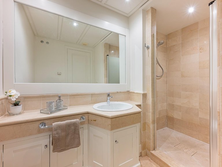 Apartment for Sale in Marbella, Malaga 44