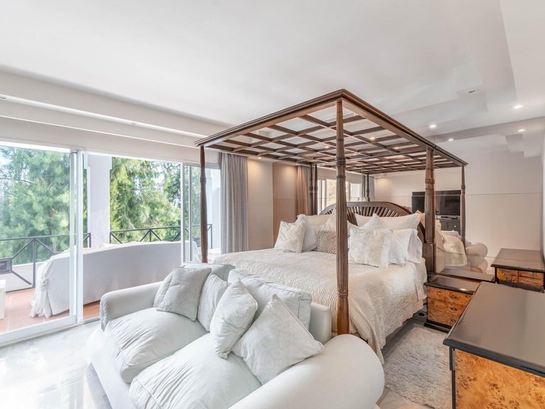 Town House for Sale in Benahavis, Malaga 6