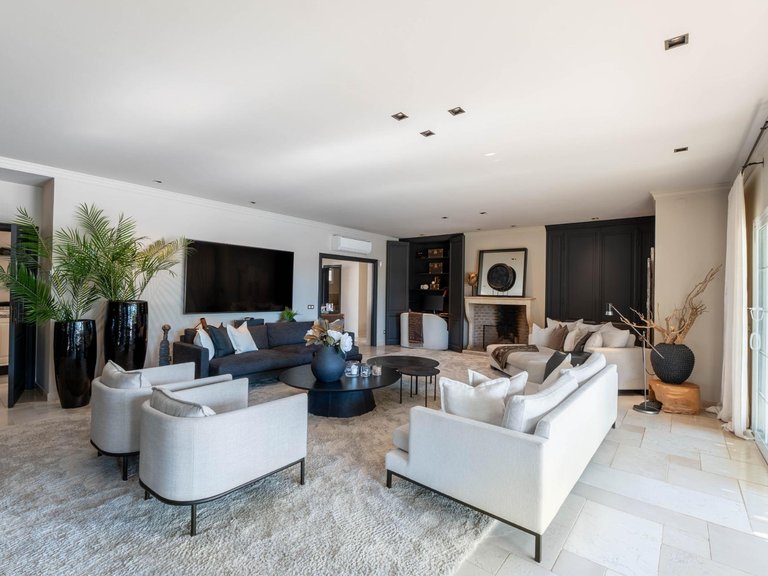 Apartment for Sale in Marbella, Malaga 11