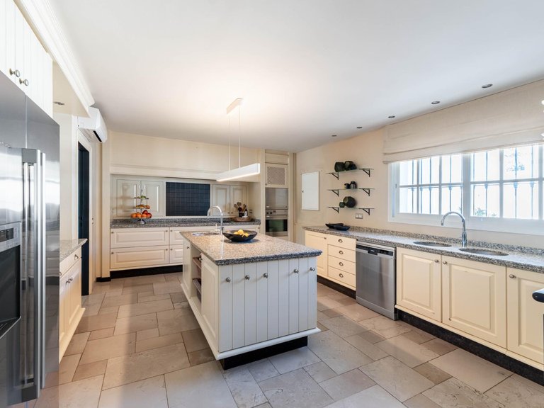 Apartment for Sale in Marbella, Malaga 13