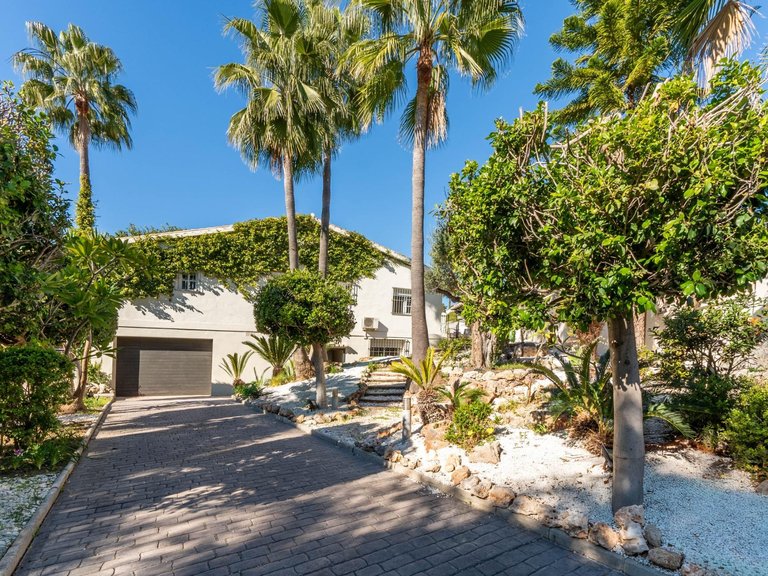 Apartment for Sale in Marbella, Malaga 25