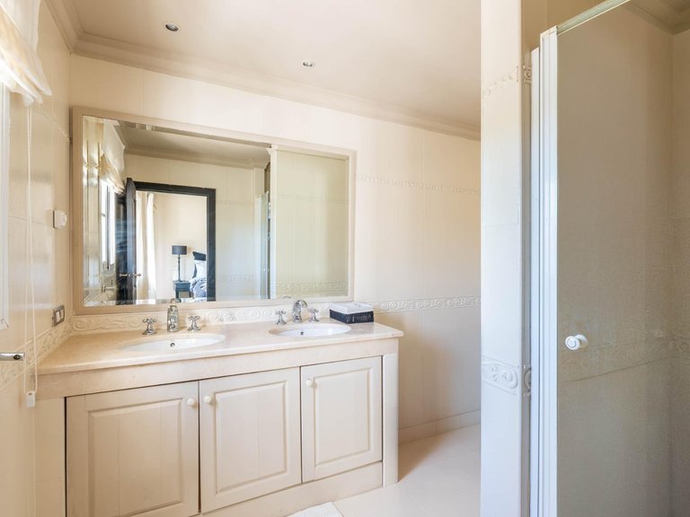 Apartment for Sale in Marbella, Malaga 29