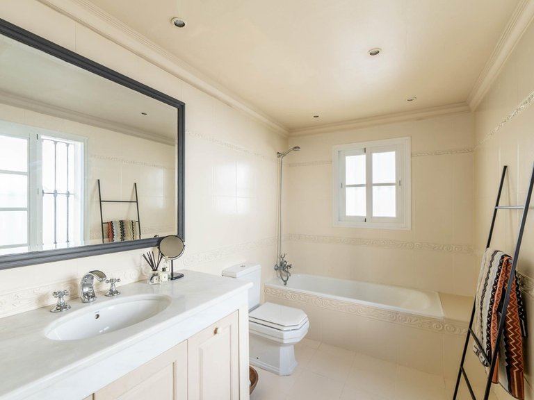 Apartment for Sale in Marbella, Malaga 34