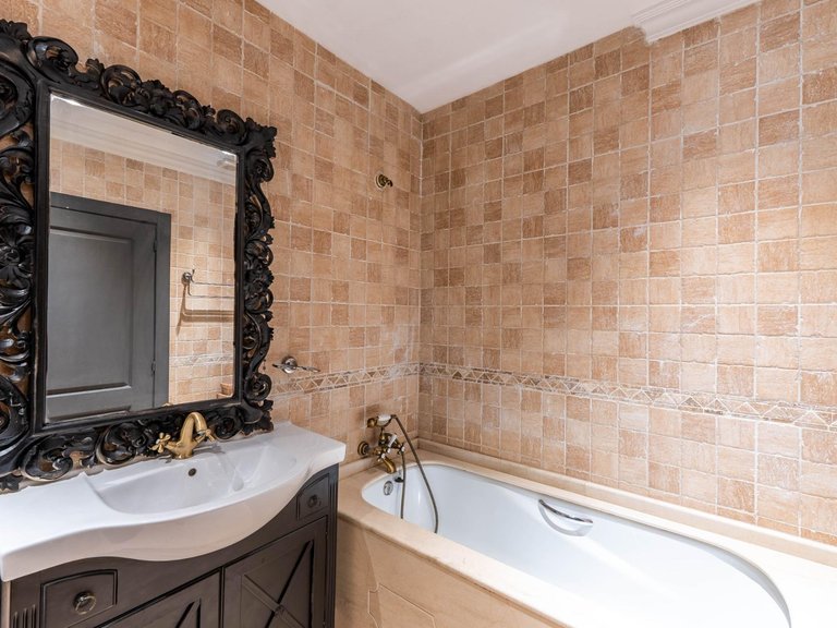 Apartment for Sale in Marbella, Malaga 42