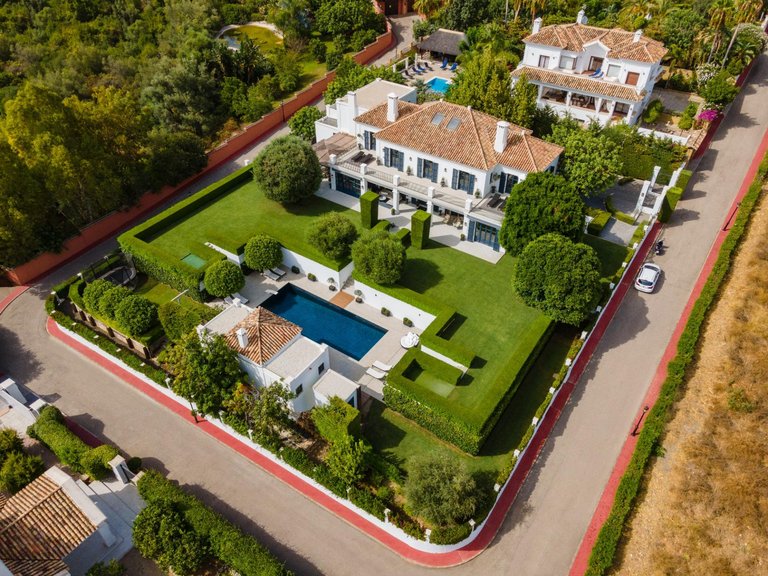 Villa for Sale in Marbella, Malaga 1
