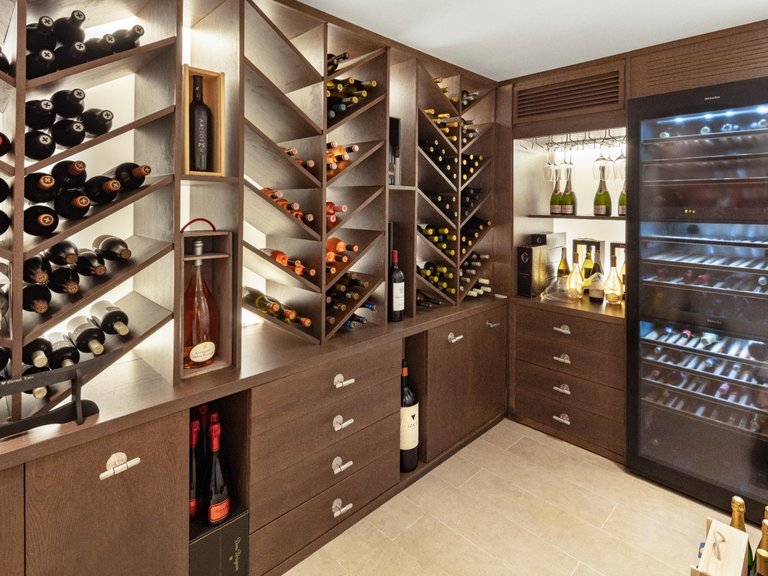 Villa for Sale in Marbella, Malaga 18