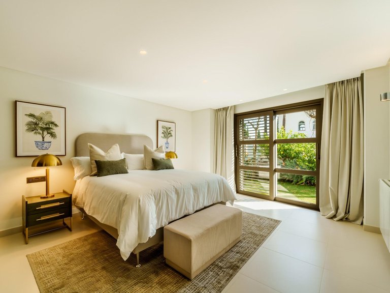 Villa for Sale in Marbella, Malaga 24