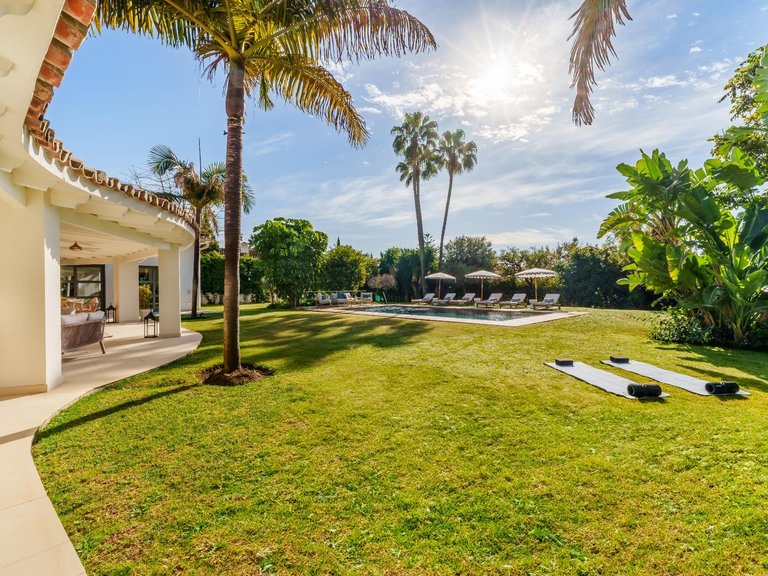 Villa for Sale in Marbella, Malaga 30