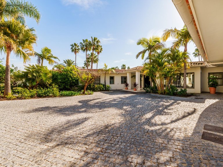 Villa for Sale in Marbella, Malaga 34