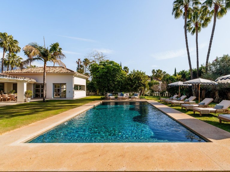 Villa for Sale in Marbella, Malaga 36