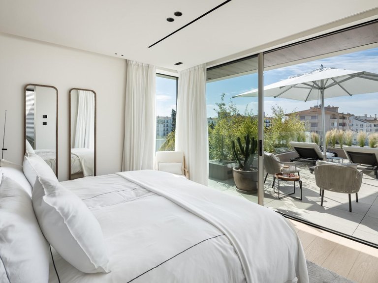 Villa for Sale in Marbella, Malaga 11