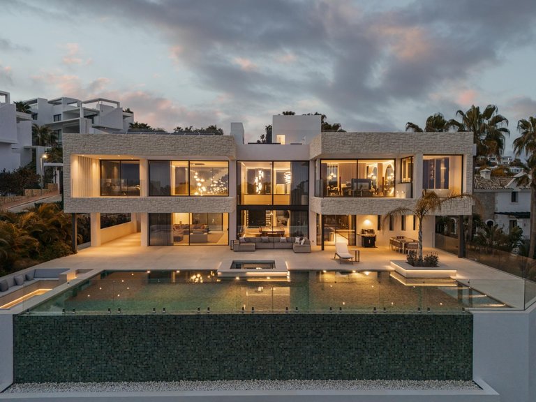 Apartment for Sale in Benahavis, Malaga 56