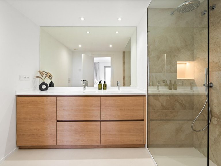 Apartment for Sale in Benahavis, Malaga 18