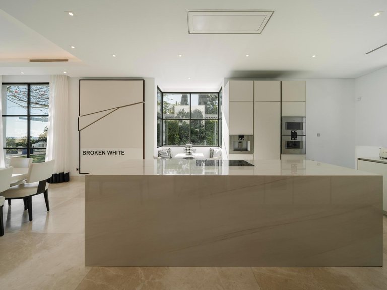 Apartment for Sale in Benahavis, Malaga 16