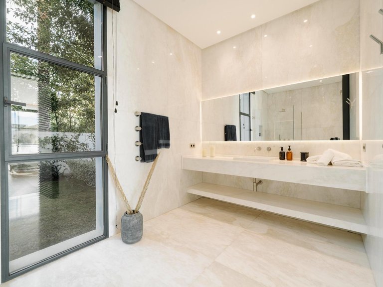 Apartment for Sale in Benahavis, Malaga 26