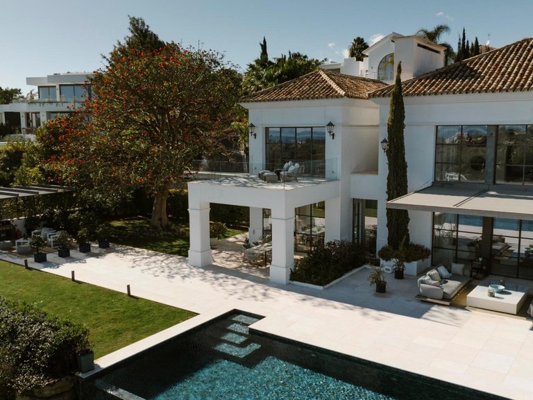 Apartment for Sale in Benahavis, Malaga 3