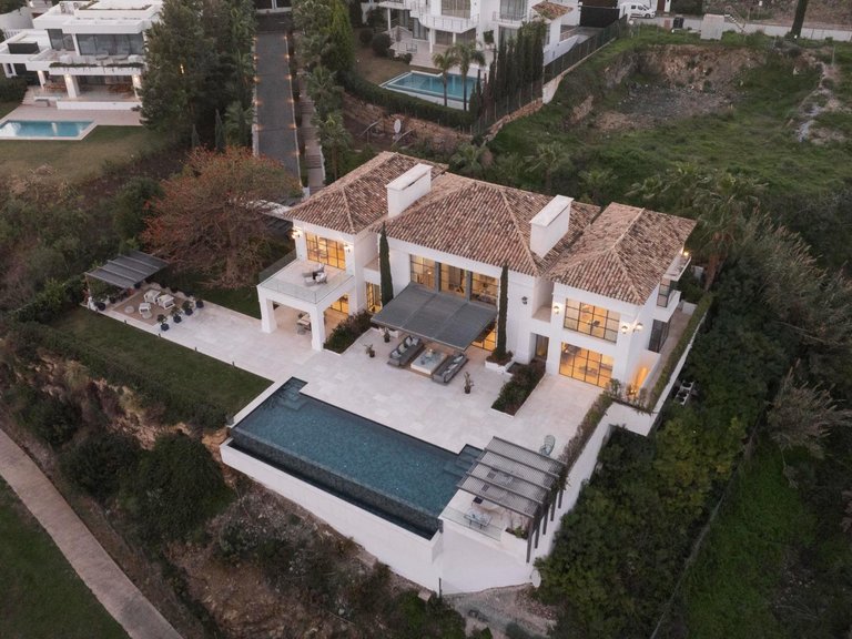 Apartment for Sale in Benahavis, Malaga 41