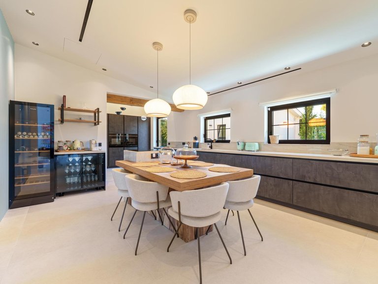 Villa for Sale in Marbella, Malaga 16